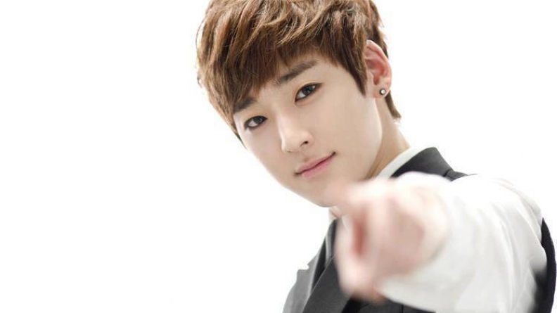 เควิน (Kevin) ออกจากวง U-Kiss เนื่องจากหมดสัญญากับทางค่าย