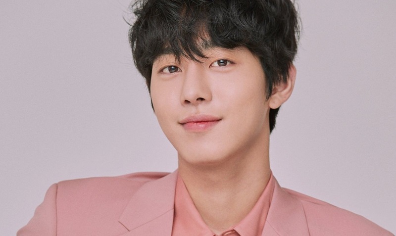 ส่องประวัติ อันฮโยซอบ พระเอกดาวรุ่งชื่อดังจากซีรีย์ Lovers of the Red Sky