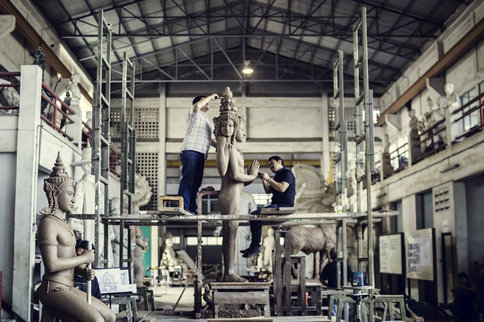 พระพรหม 1 ในมหาเทพประดับพระเมรุมาศ , จาก https://www.facebook.com/sculpturefineart/