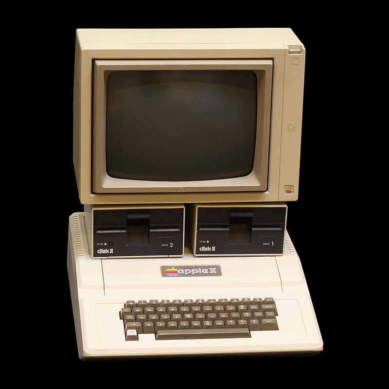 https://en.wikipedia.org/wiki/File:Apple_II_IMG_4212.jpg1980 