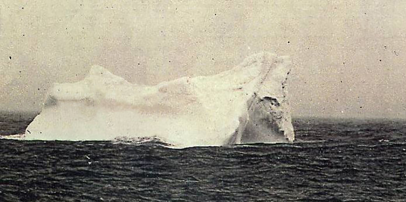 https://commons.wikimedia.org/wiki/File:Titanic_Eisberg.jpg