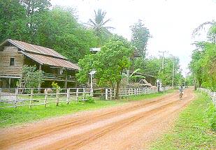 ถนนเข้านิคม