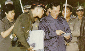 พระบาทสมเด็จพระเจ้าอยู่หัวจะทรงนำแผนที่ติดพระองค์ทุกครั้ง