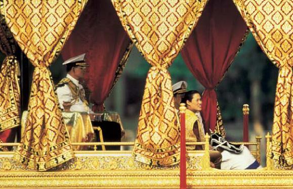 การแห่เรือ