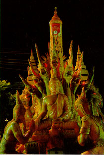 เทียนพรรษาแกะสลัก