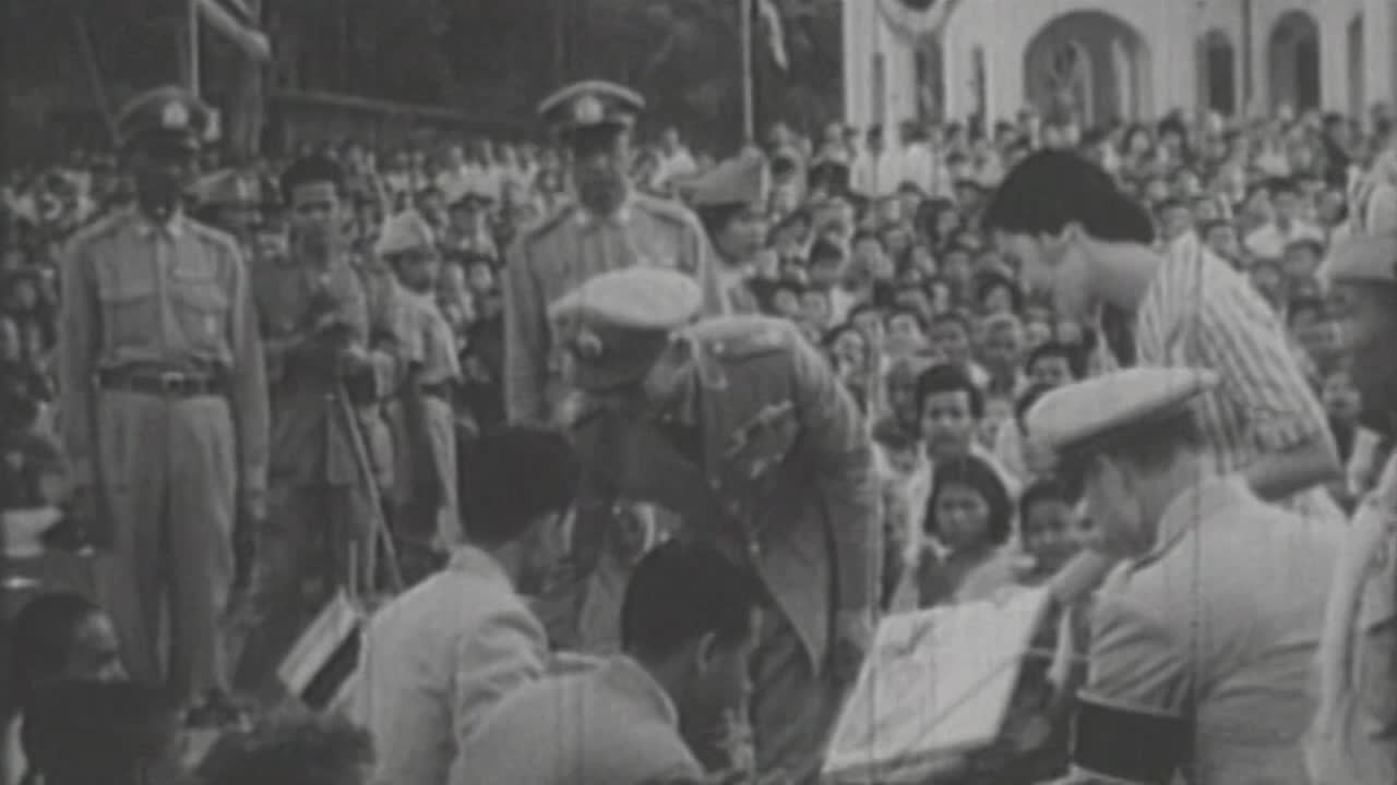 สารคดีเทิดพระเกียรติสมเด็จพระนางเจ้าสิริกิติ์ พระบรมราชินีนาถ ชุด ธ ทรง ทำ ตอน ถมทอง